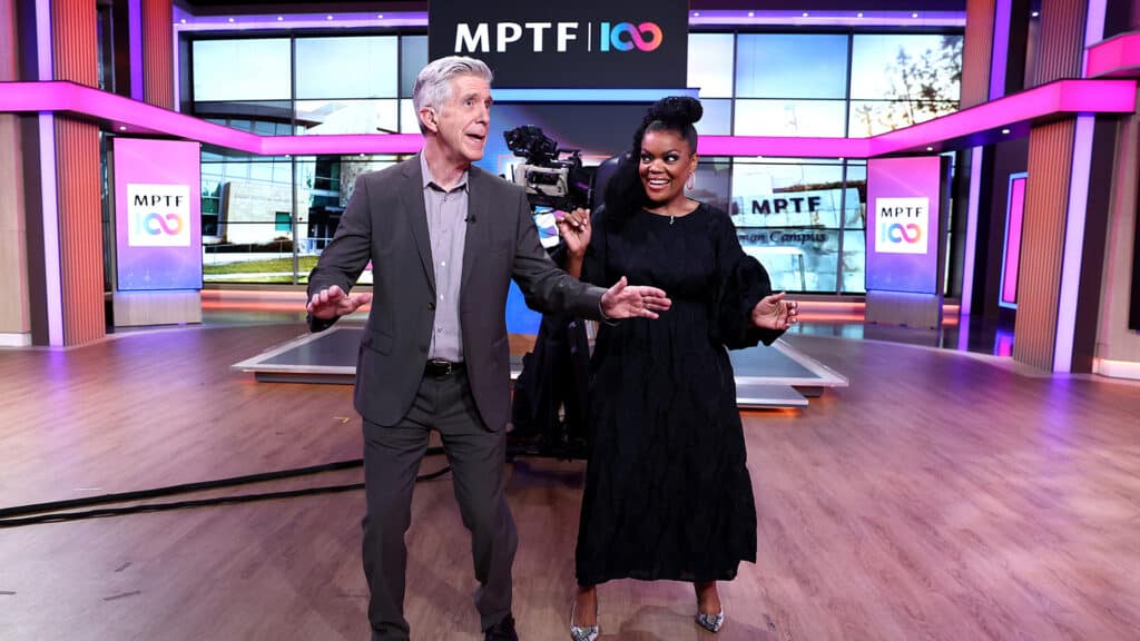 Tom Bergeron and Yvette Nicole Brown